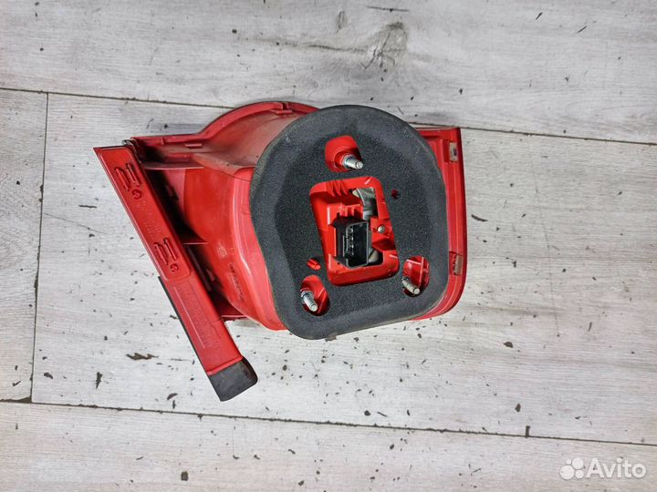 Фонарь задний правый наружный Passat B6