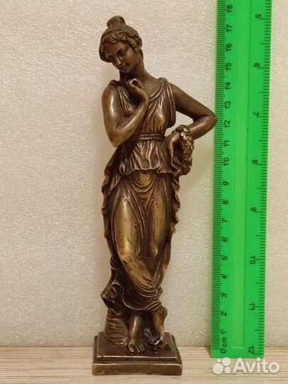 Скульптура старинная. Бронза. Джино Руджери Клеймо