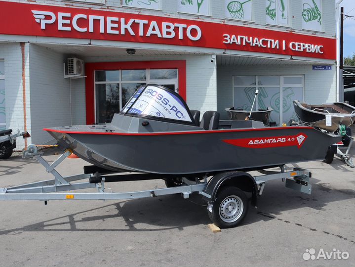 Моторная лодка Авангард 4,0 дс