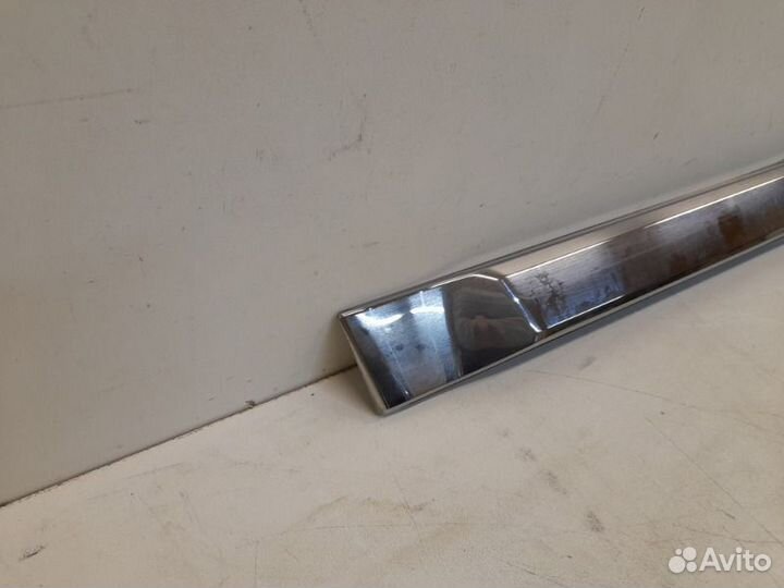 Молдинг двери задний левый Toyota Land Cruiser 200