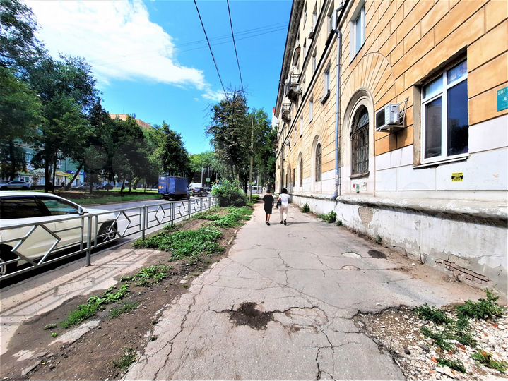 Помещения на первой линии, 220 м²