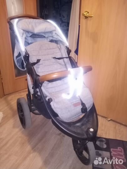 Прогулочная коляска