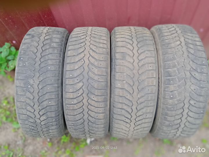 Bridgestone Blizzak Spike-01 185/60 R15