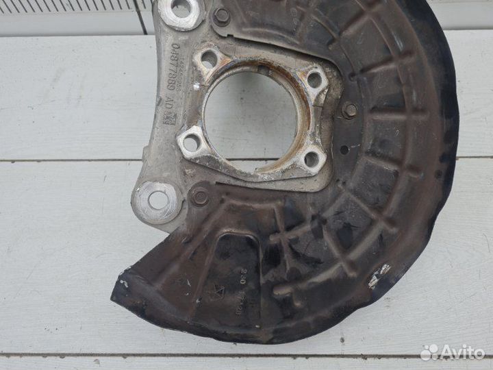 Кулак передний левый Jeep Cherokee V KL ED6 2015