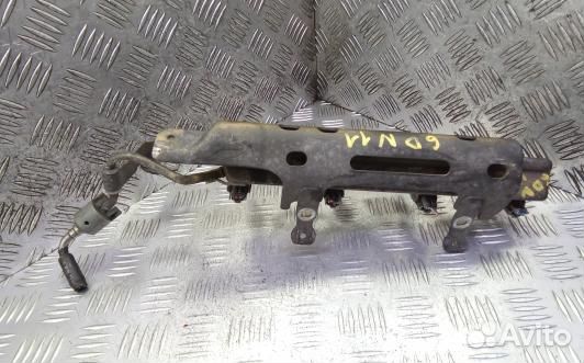 Топливная рампа бензиновая nissan note E11 (6DN11T