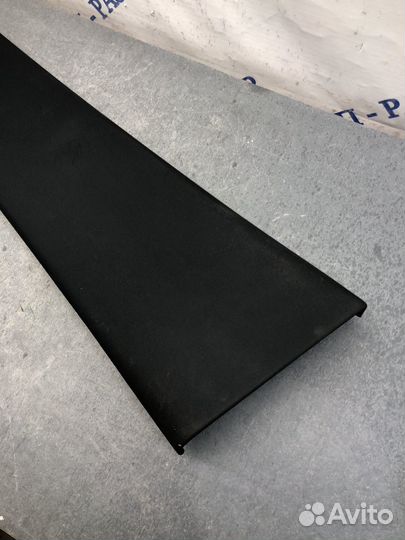 Обшивка лев стойка W164