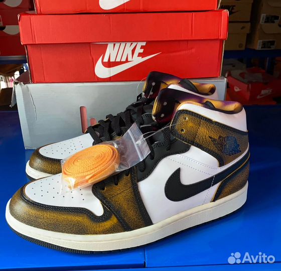 Nike Air Jordan 1 Mid SE Wear Away