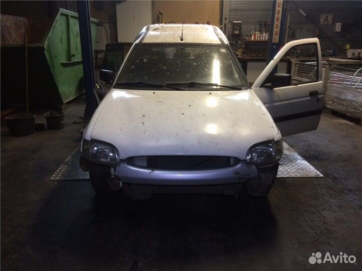 Разбор на запчасти Ford Escort
