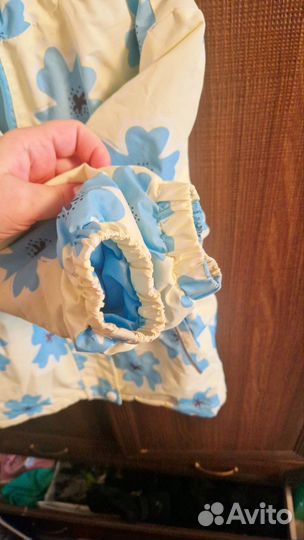 Куртка лёгкая на девочку 116