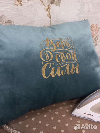 Декоративные подушки с вышивкой