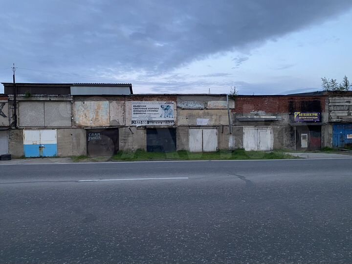 Гараж, > 30 м²