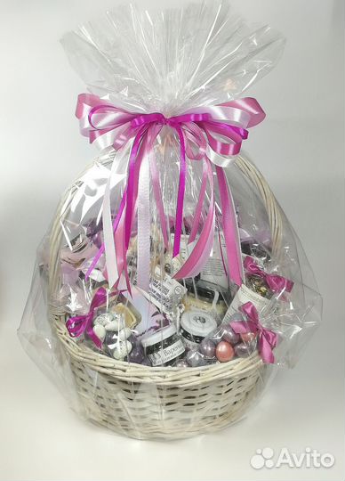 Подарок, который оценят Корзина с чаем/кофе