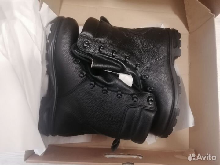 Форма и обувь полиции и юстиции