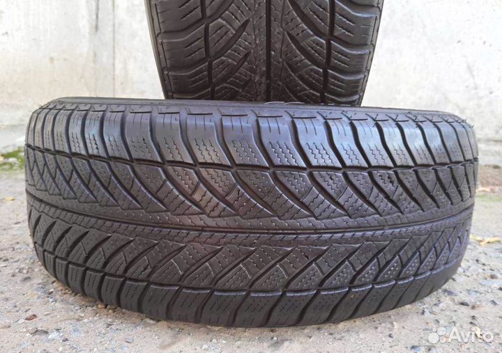 Goodyear UltraGrip Performance 225/55 R17 97H