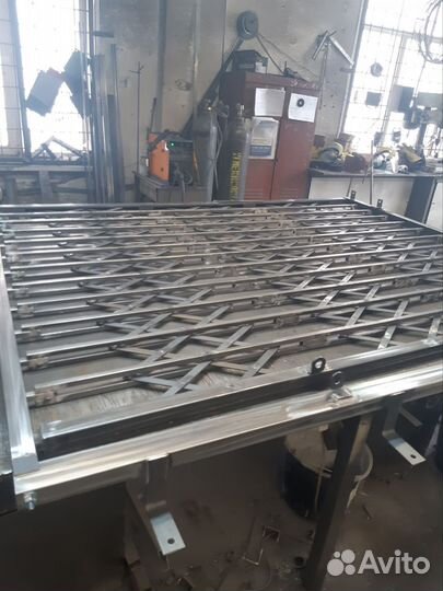 Решетка антивандальная