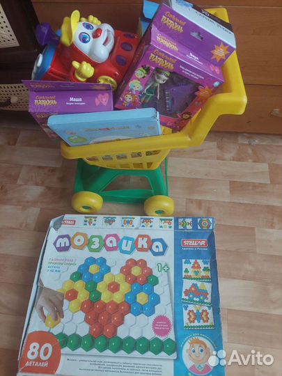 Тележка с игрушками