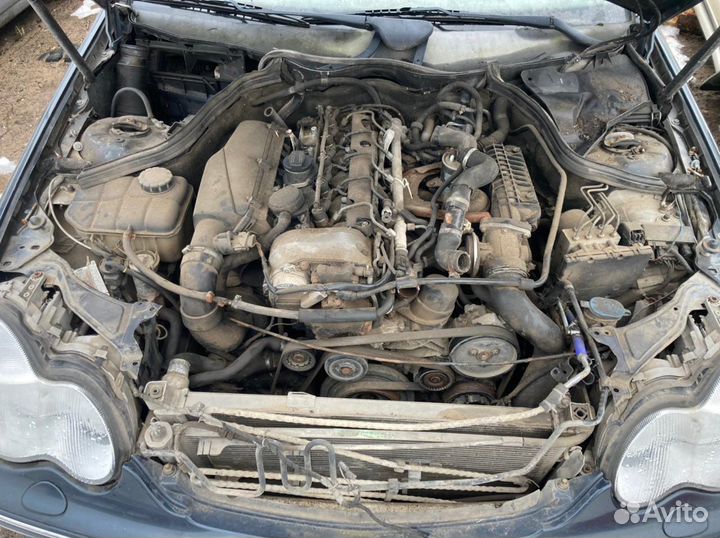 В разборе Mercedes C-270 D W203