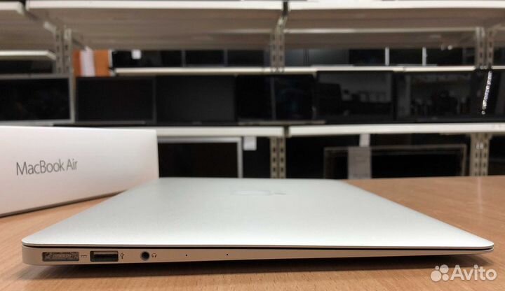 AppleBok Air 2017/i5/8GB/Intel Hd/128GB SSD/13.3