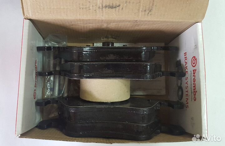 Тормозные колодки передние на Мерседес