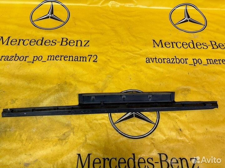 Накладка на порог салона передняя левая Mercedes