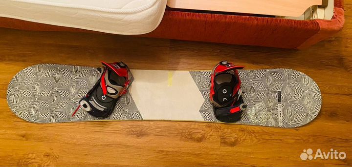 Сноуборд Burton 155 см в отличном состоянии