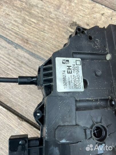 Замок двери передний правый Range Rover Sport L320