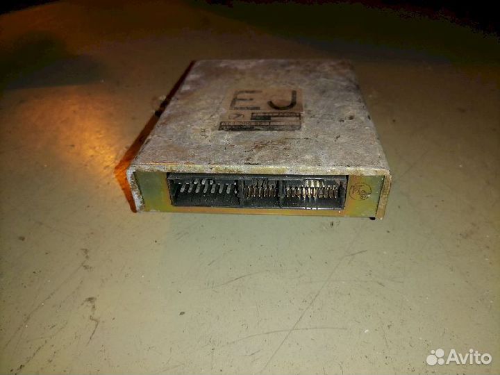 Блок управления двигателем 31711-AA404 Subaru Lega