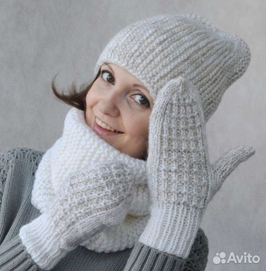 Комплект шапка, снуд, варежки (новый)