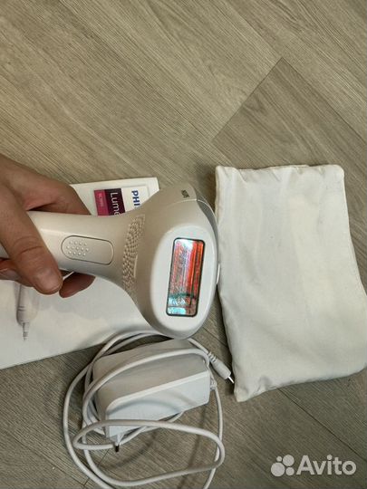 Фотоэпилятор Philips Lumea SC1995