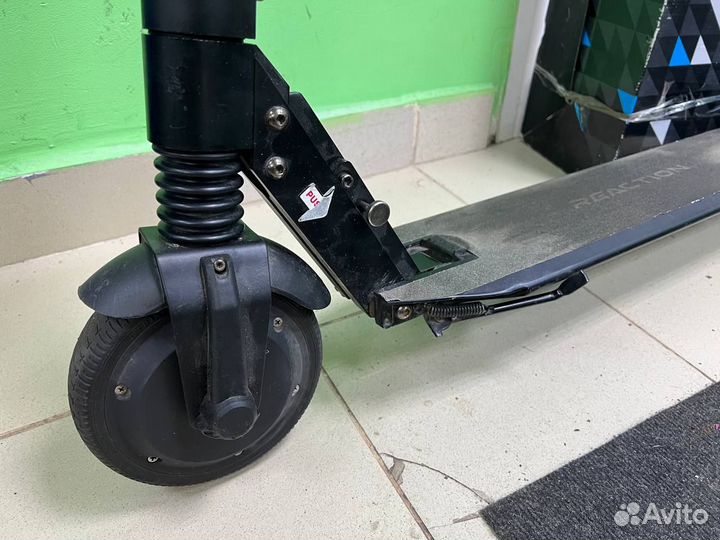 Электросамокат RE:action E-scooter (т12041)