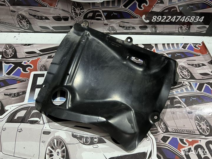 Перегородка правой ниши лондерона BMW E60