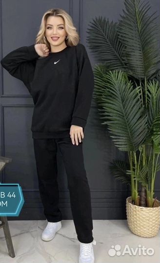 Спортивный костюм женский