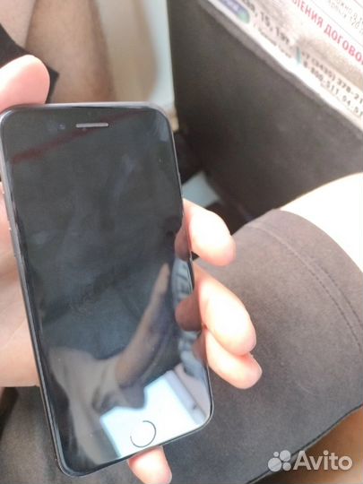 Телефон iPhone 8