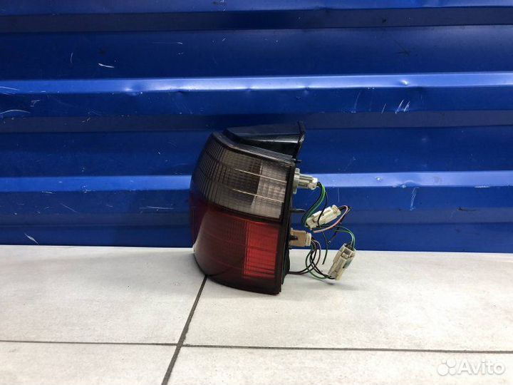 Фонарь задний правый Mitsubishi Galant EA2W 2.0
