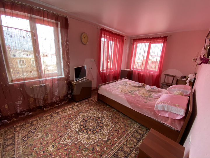 Дом 100 м² на участке 4 сот.