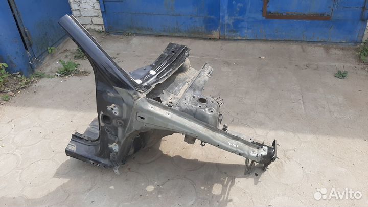 Четверть передняя правая Volvo s40 2