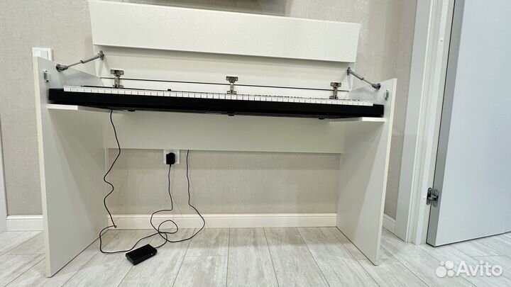 Цифровое пианино Tesler + стойка