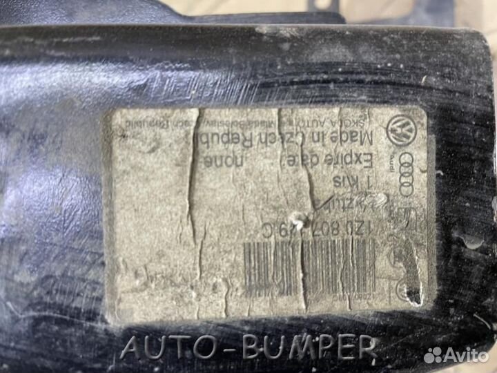 Skoda Octavia A5 2009- Усилитель переднего бампера