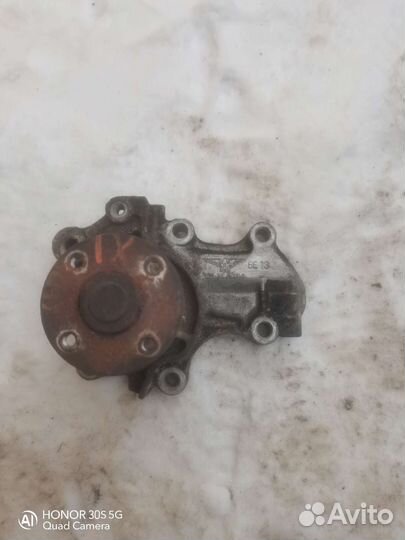 Помпа лансер 9 1.6