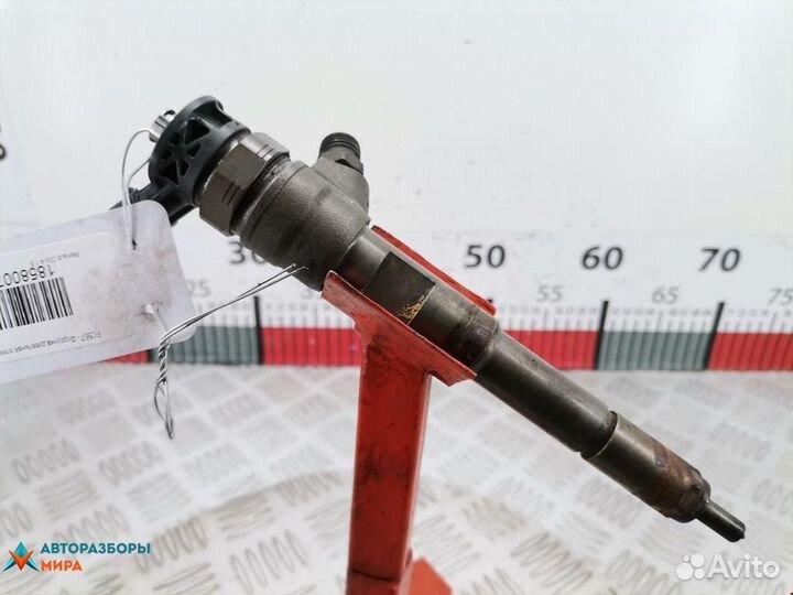 Форсунка Renault Clio 2 2-й рест. 2013 166008399R