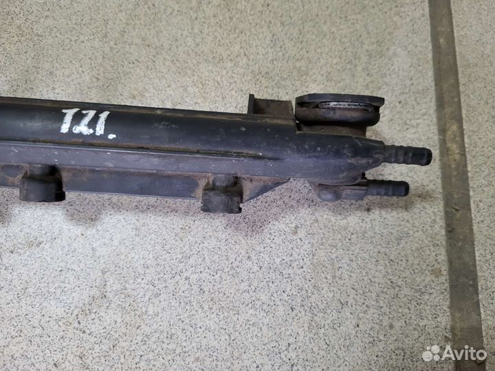 Рампа топливная skoda octavia 1 1,6 AKL