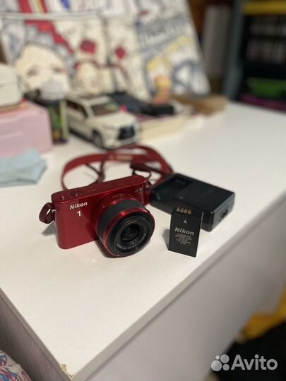 Фотоаппарат Nikon 1 J1 с объективом 10-30