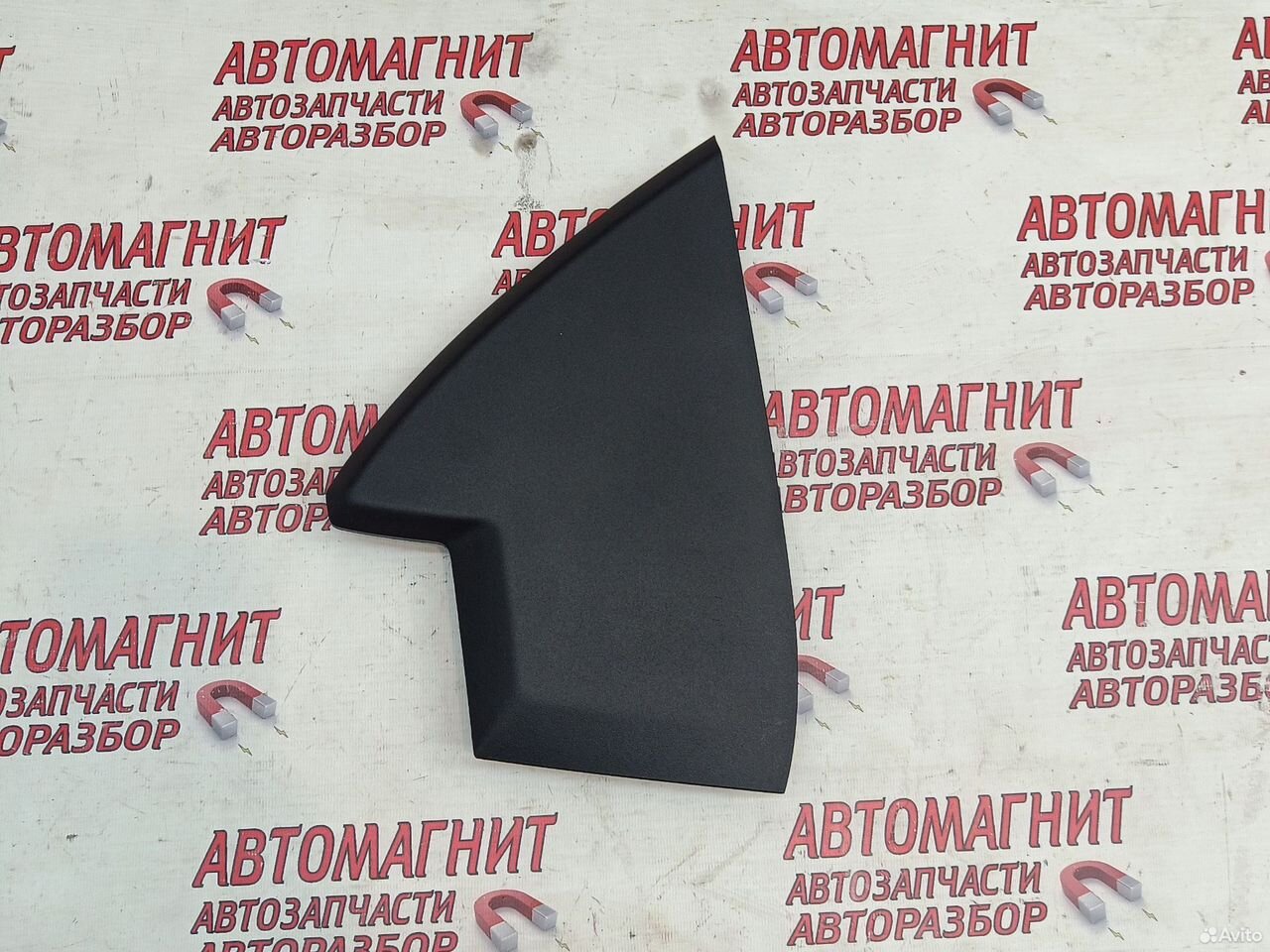 Накладка торпедо парприза левая Zeekr 001