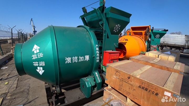 Бетономешалка (бетоносмеситель)