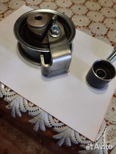 Ролик натяжной и паразитный.ауди А6.пассат Б.5