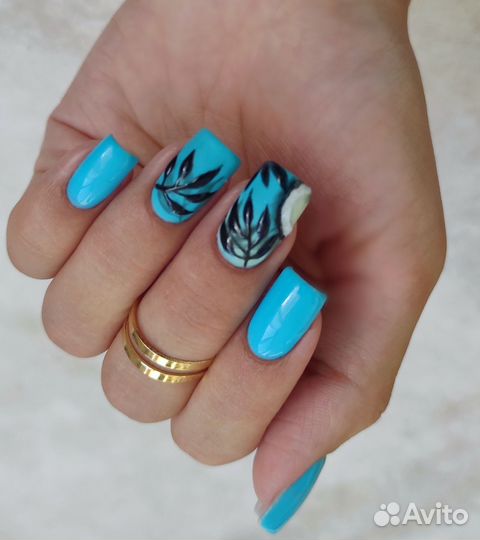 Модель на маникюр