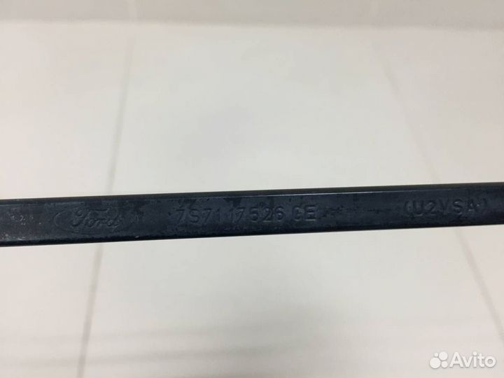 Поводок стеклоочистителя передний правый Ford Mond