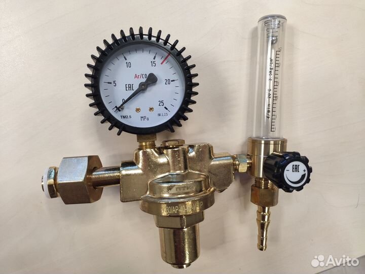 Редуктор / регулятор расхода газа латунный