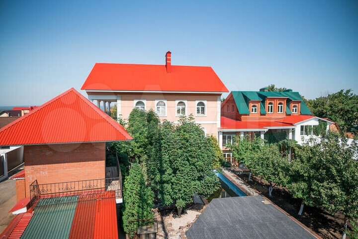 Дом 1113 м² на участке 22 сот.