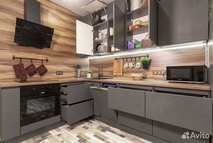 Кухня под потолок на заказ